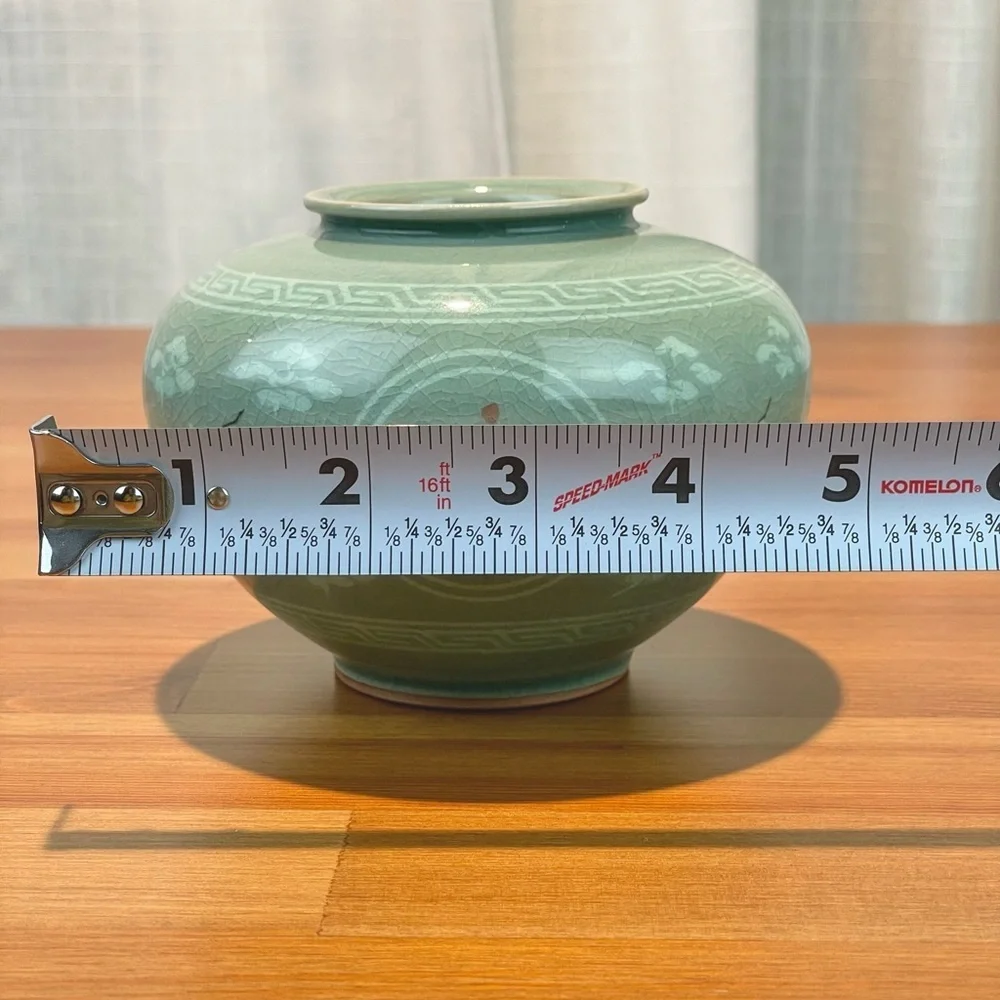 Korean Celadon Vase 4" Tall Bulbous Jar with Red Flowers Crane Decoration Sage - Picture 10 of 16